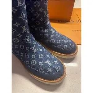 Luis Vuitton-BLUE LV COSY BOOT SHEARLING Louis Vuitton | Shoes | Louis Vuitton X Nigo Lv Cosy Boot In  main image 4